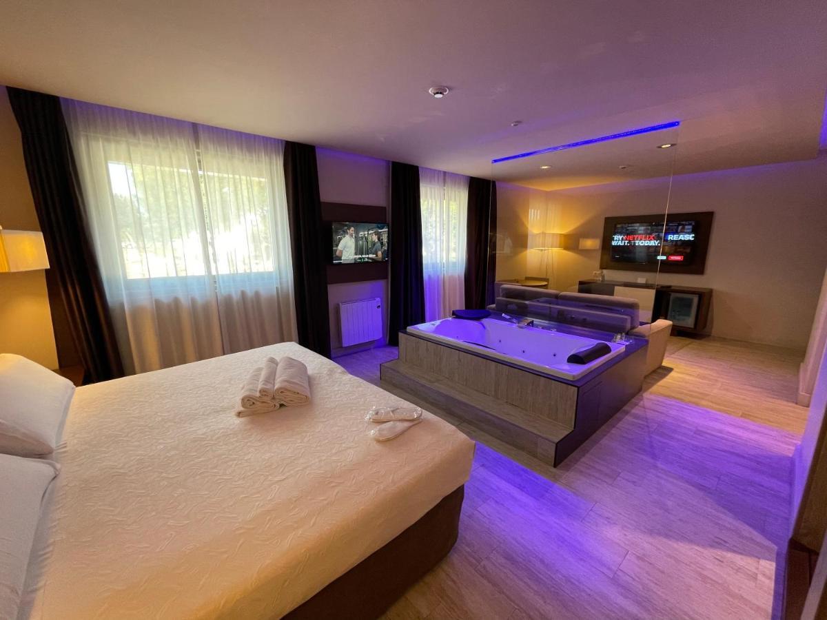 Felix Hotel Valls Ngoại thất bức ảnh