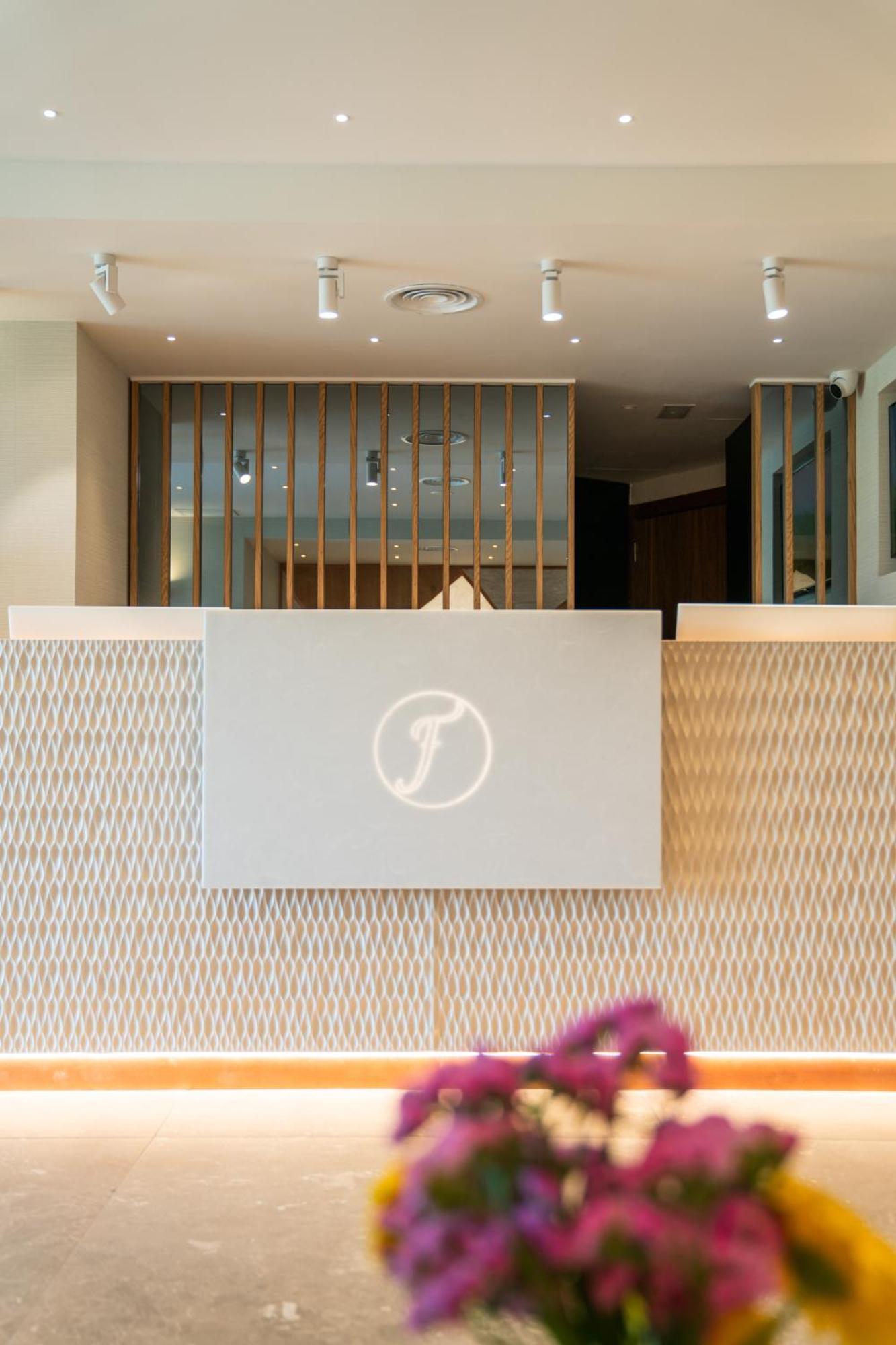 Felix Hotel Valls Ngoại thất bức ảnh