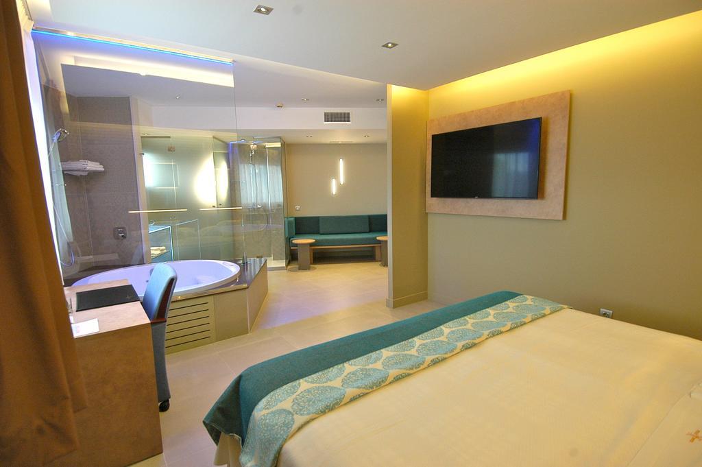 Felix Hotel Valls Ngoại thất bức ảnh