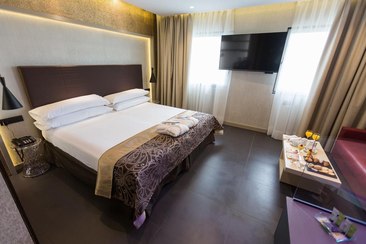 Felix Hotel Valls Ngoại thất bức ảnh