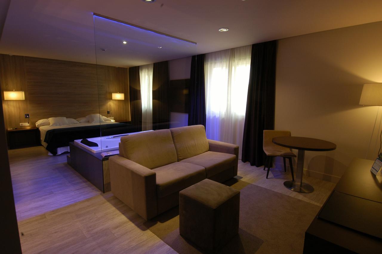 Felix Hotel Valls Ngoại thất bức ảnh